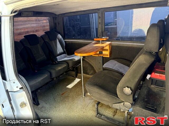 Білий Мерседес Віто, об'ємом двигуна 2.1 л та пробігом 424 тис. км за 4000 $, фото 7 на Automoto.ua