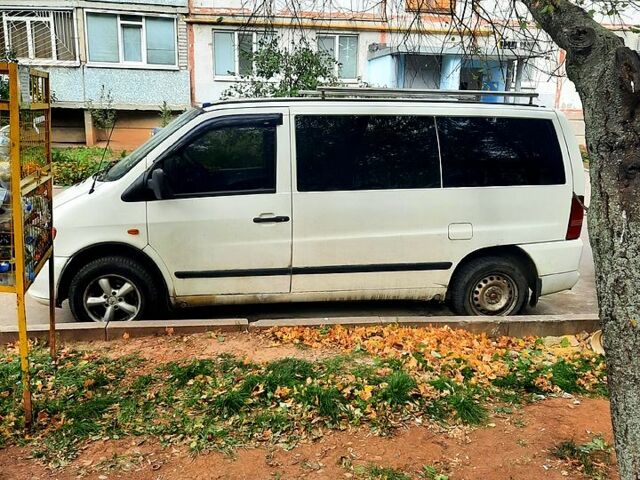 Белый Мерседес Вито, объемом двигателя 2.1 л и пробегом 0 тыс. км за 2500 $, фото 1 на Automoto.ua