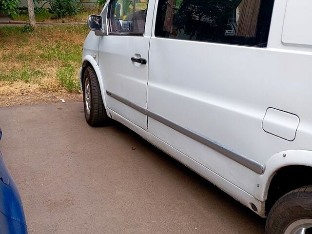 Белый Мерседес Вито, объемом двигателя 2.1 л и пробегом 102 тыс. км за 6300 $, фото 9 на Automoto.ua