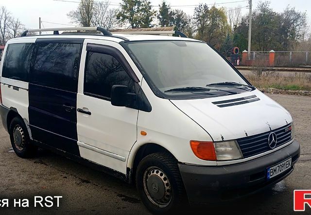 Белый Мерседес Вито, объемом двигателя 2.2 л и пробегом 300 тыс. км за 3000 $, фото 3 на Automoto.ua