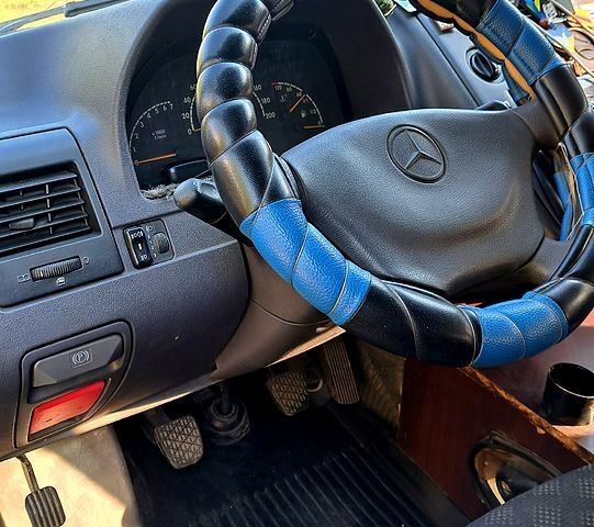 Білий Мерседес Віто, об'ємом двигуна 2.1 л та пробігом 450 тис. км за 5800 $, фото 7 на Automoto.ua