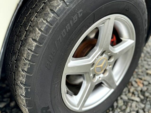 Белый Мерседес Вито, объемом двигателя 2.2 л и пробегом 375 тыс. км за 6000 $, фото 11 на Automoto.ua