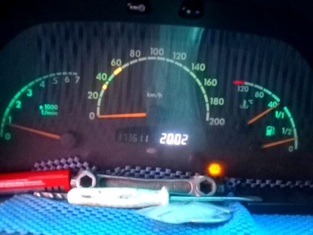 Білий Мерседес Віто, об'ємом двигуна 2.2 л та пробігом 0 тис. км за 3000 $, фото 6 на Automoto.ua
