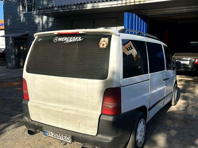 Белый Мерседес Вито, объемом двигателя 2.2 л и пробегом 400 тыс. км за 5500 $, фото 3 на Automoto.ua