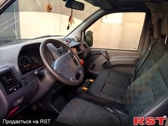 Білий Мерседес Віто, об'ємом двигуна 2.1 л та пробігом 180 тис. км за 2800 $, фото 3 на Automoto.ua