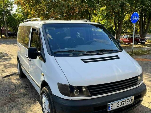 Белый Мерседес Вито, объемом двигателя 2.2 л и пробегом 400 тыс. км за 5500 $, фото 1 на Automoto.ua