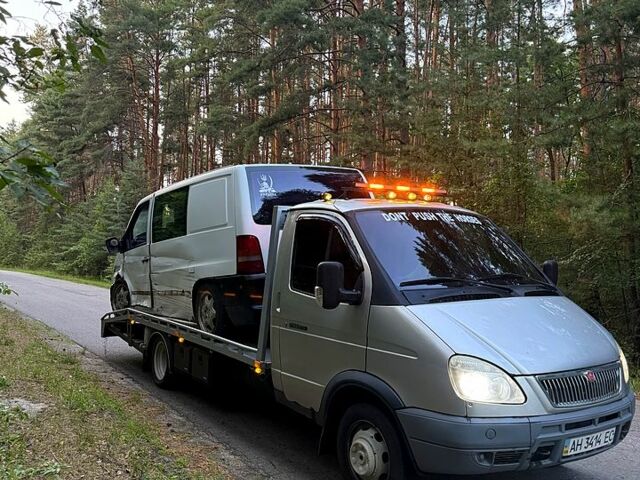 Белый Мерседес Вито, объемом двигателя 2.1 л и пробегом 360 тыс. км за 1750 $, фото 3 на Automoto.ua