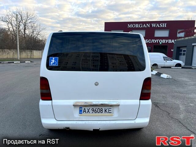 Белый Мерседес Вито, объемом двигателя 2.1 л и пробегом 357 тыс. км за 5500 $, фото 4 на Automoto.ua