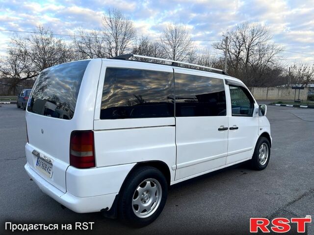 Белый Мерседес Вито, объемом двигателя 2.1 л и пробегом 357 тыс. км за 5500 $, фото 3 на Automoto.ua