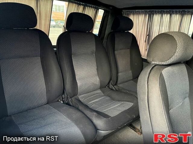 Белый Мерседес Вито, объемом двигателя 2.1 л и пробегом 357 тыс. км за 5500 $, фото 10 на Automoto.ua