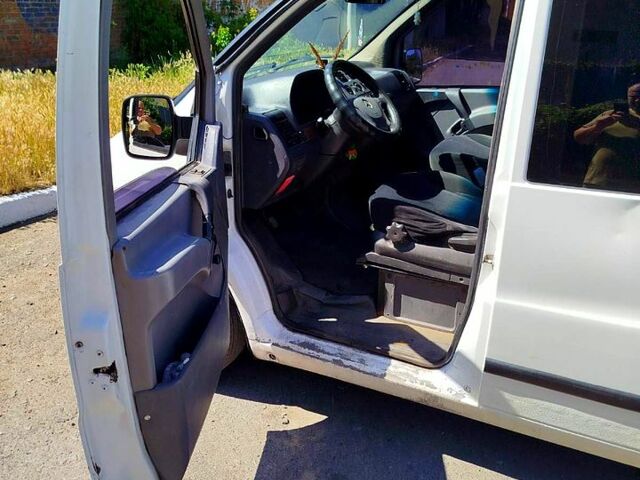 Мерседес Віто 2003 у Ширяеве на Automoto.ua Білий Мерседес Віто, об'ємом двигуна 2.1 л та пробігом 0 тис. км за 3200 $, фото 1 на Automoto.ua