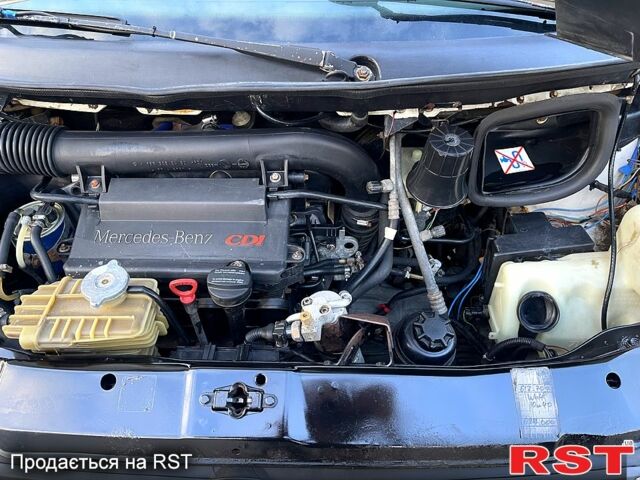 Белый Мерседес Вито, объемом двигателя 2.1 л и пробегом 357 тыс. км за 5500 $, фото 12 на Automoto.ua