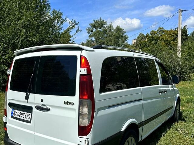 Белый Мерседес Вито, объемом двигателя 2.1 л и пробегом 300 тыс. км за 5999 $, фото 2 на Automoto.ua