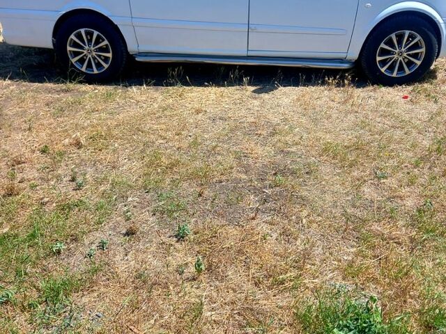 Белый Мерседес Вито, объемом двигателя 2.1 л и пробегом 353 тыс. км за 5000 $, фото 2 на Automoto.ua