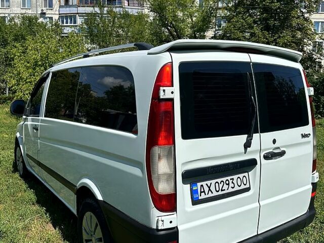 Белый Мерседес Вито, объемом двигателя 2.1 л и пробегом 300 тыс. км за 5999 $, фото 3 на Automoto.ua