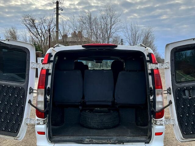 Белый Мерседес Вито, объемом двигателя 2.1 л и пробегом 364 тыс. км за 6400 $, фото 10 на Automoto.ua