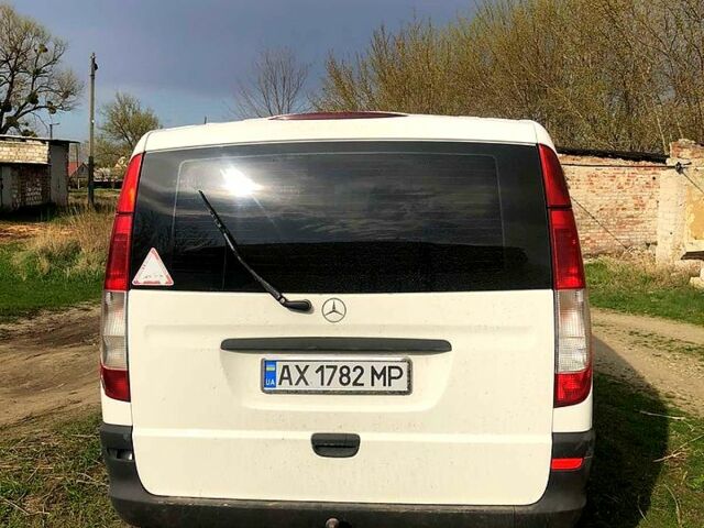 Белый Мерседес Вито, объемом двигателя 2.1 л и пробегом 350 тыс. км за 5800 $, фото 5 на Automoto.ua