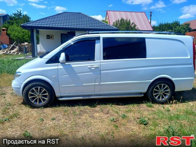 Белый Мерседес Вито, объемом двигателя 2.1 л и пробегом 353 тыс. км за 5000 $, фото 4 на Automoto.ua