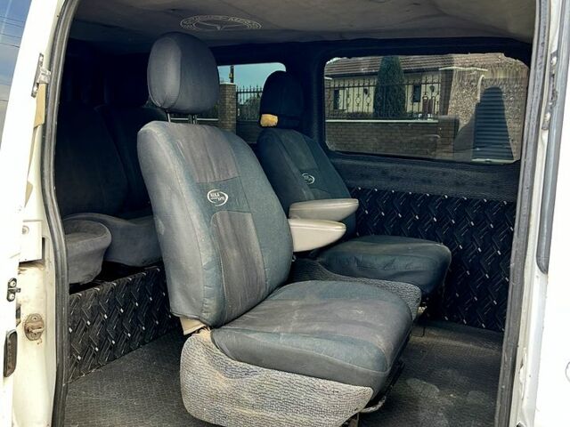 Белый Мерседес Вито, объемом двигателя 2.1 л и пробегом 364 тыс. км за 6400 $, фото 11 на Automoto.ua