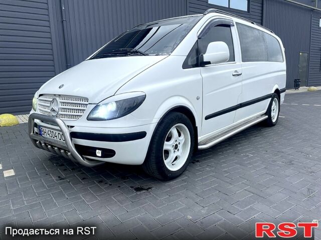 Білий Мерседес Віто, об'ємом двигуна 2.1 л та пробігом 400 тис. км за 8800 $, фото 1 на Automoto.ua