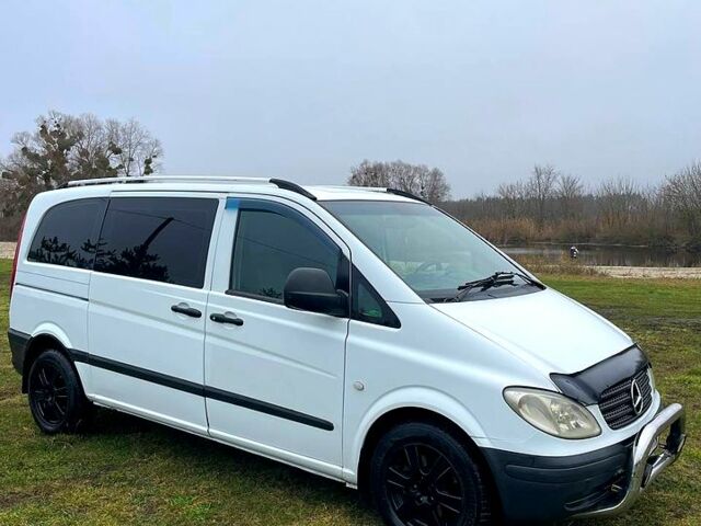 Белый Мерседес Вито, объемом двигателя 2.1 л и пробегом 270 тыс. км за 6500 $, фото 2 на Automoto.ua