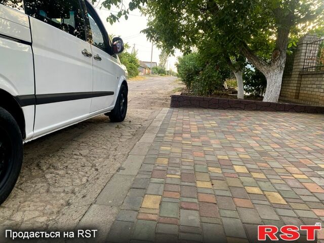 Білий Мерседес Віто, об'ємом двигуна 2.1 л та пробігом 350 тис. км за 5800 $, фото 7 на Automoto.ua