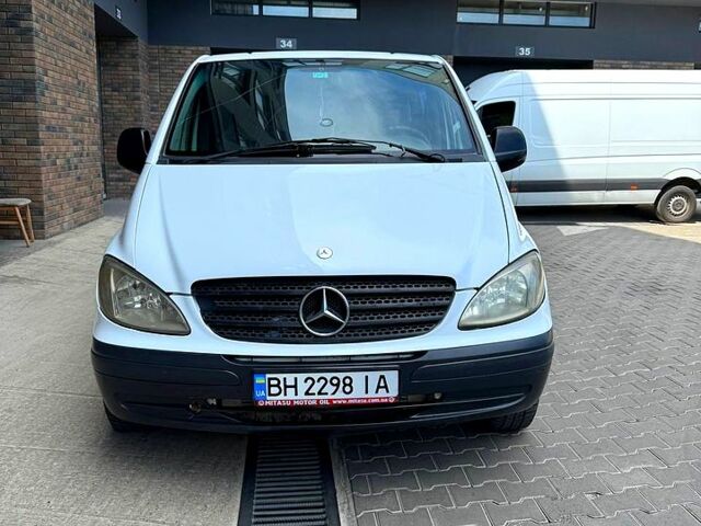 Белый Мерседес Вито, объемом двигателя 2.1 л и пробегом 251 тыс. км за 6999 $, фото 1 на Automoto.ua