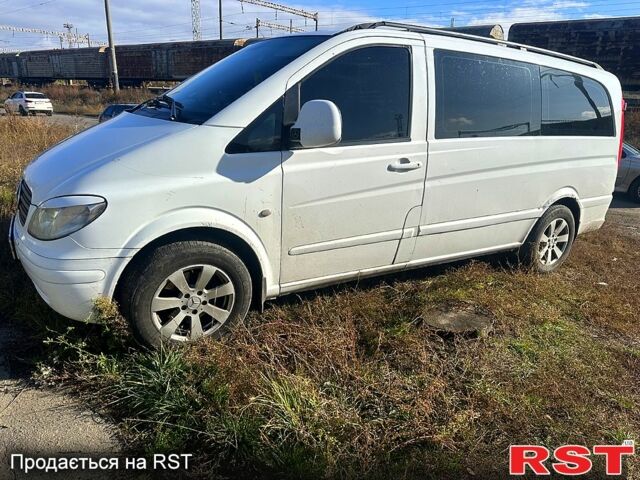 Белый Мерседес Вито, объемом двигателя 2.1 л и пробегом 300 тыс. км за 5999 $, фото 1 на Automoto.ua