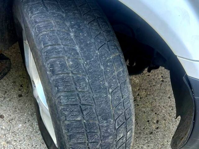 Мерседес Вито 2006 в Одессе на Automoto.ua Белый Мерседес Вито, объемом двигателя 2.1 л и пробегом 330 тыс. км за 8500 $, фото 11 на Automoto.ua