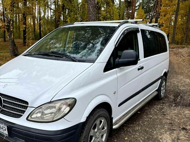 Белый Мерседес Вито, объемом двигателя 2.1 л и пробегом 417 тыс. км за 7500 $, фото 2 на Automoto.ua