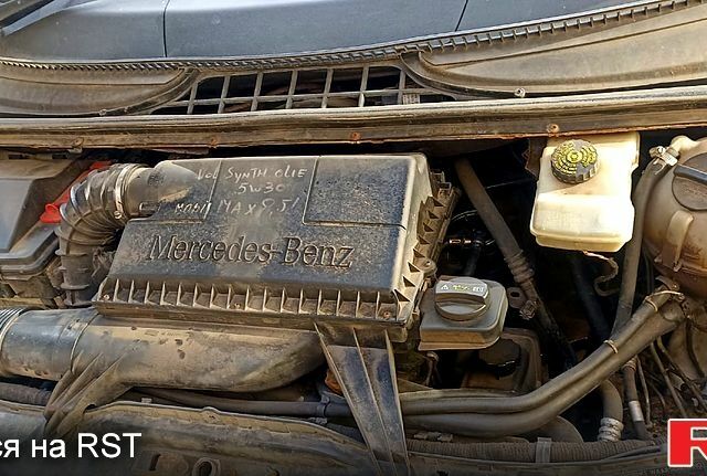 Белый Мерседес Вито, объемом двигателя 2.1 л и пробегом 355 тыс. км за 8500 $, фото 9 на Automoto.ua