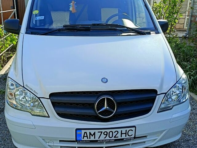 Білий Мерседес Віто, об'ємом двигуна 2.1 л та пробігом 326 тис. км за 9500 $, фото 1 на Automoto.ua