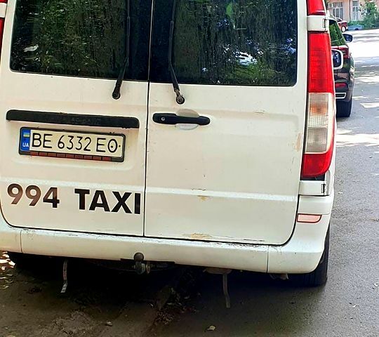Белый Мерседес Вито, объемом двигателя 2.1 л и пробегом 383 тыс. км за 6800 $, фото 2 на Automoto.ua