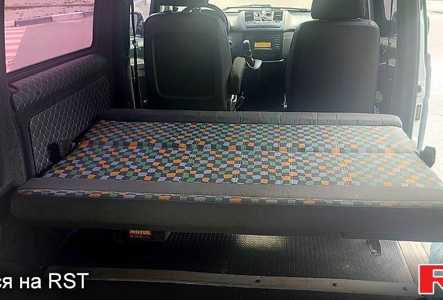 Білий Мерседес Віто, об'ємом двигуна 2.1 л та пробігом 231 тис. км за 15700 $, фото 6 на Automoto.ua