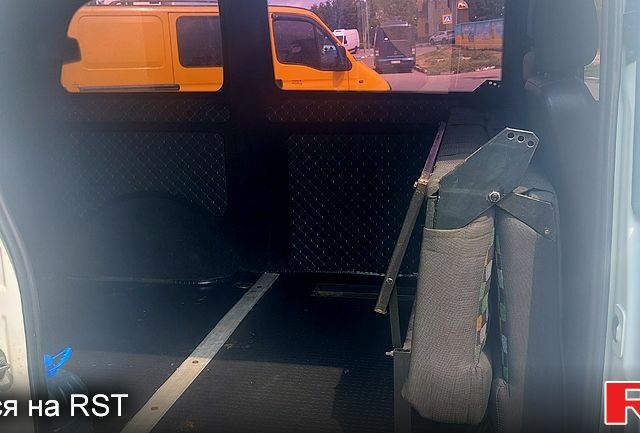 Білий Мерседес Віто, об'ємом двигуна 2.1 л та пробігом 231 тис. км за 15700 $, фото 7 на Automoto.ua