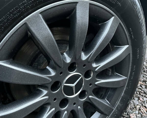 Бежевый Мерседес Вито, объемом двигателя 2.14 л и пробегом 381 тыс. км за 10600 $, фото 11 на Automoto.ua