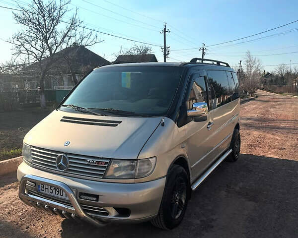 Бежевый Мерседес Вито, объемом двигателя 2.15 л и пробегом 370 тыс. км за 6500 $, фото 1 на Automoto.ua