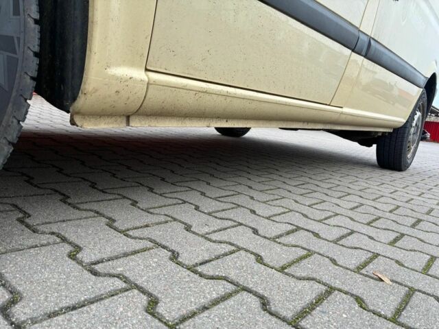 Бежевый Мерседес Вито, объемом двигателя 2.1 л и пробегом 285 тыс. км за 2350 $, фото 1 на Automoto.ua