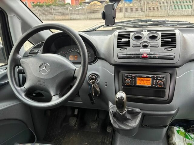 Бежевый Мерседес Вито, объемом двигателя 2.1 л и пробегом 285 тыс. км за 2350 $, фото 5 на Automoto.ua