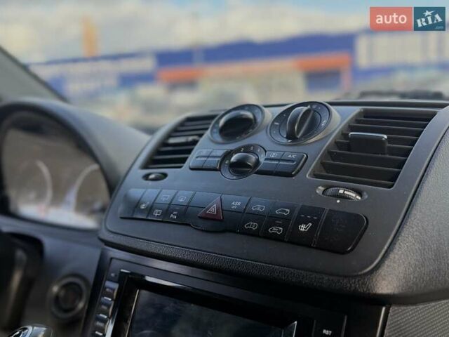 Бежевый Мерседес Вито, объемом двигателя 2.15 л и пробегом 379 тыс. км за 9999 $, фото 30 на Automoto.ua