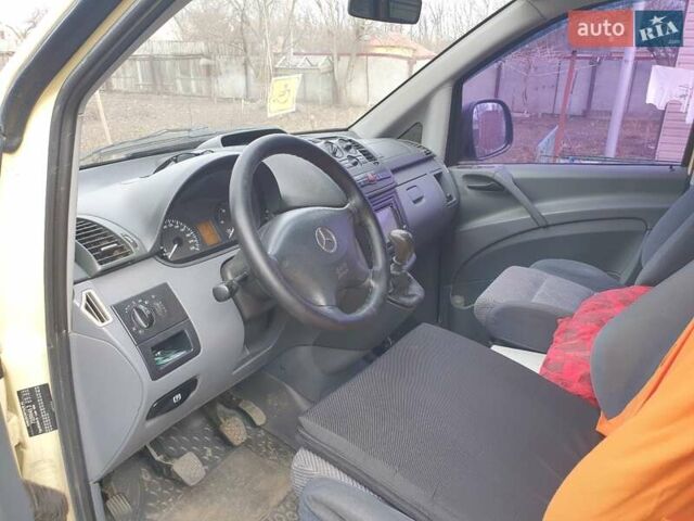 Бежевый Мерседес Вито, объемом двигателя 2.1 л и пробегом 290 тыс. км за 9000 $, фото 4 на Automoto.ua