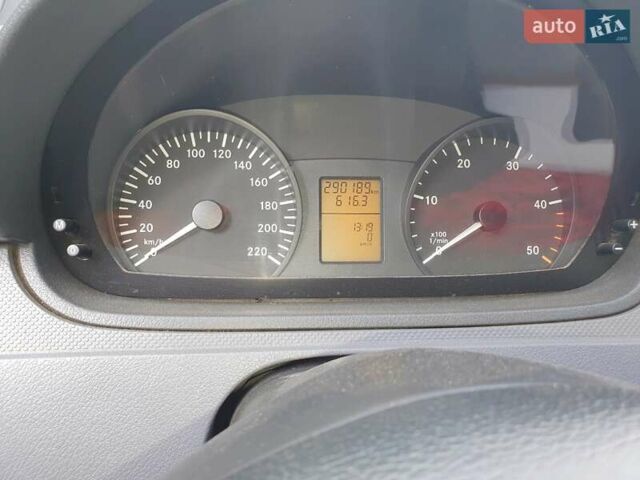 Бежевый Мерседес Вито, объемом двигателя 2.1 л и пробегом 290 тыс. км за 9000 $, фото 5 на Automoto.ua