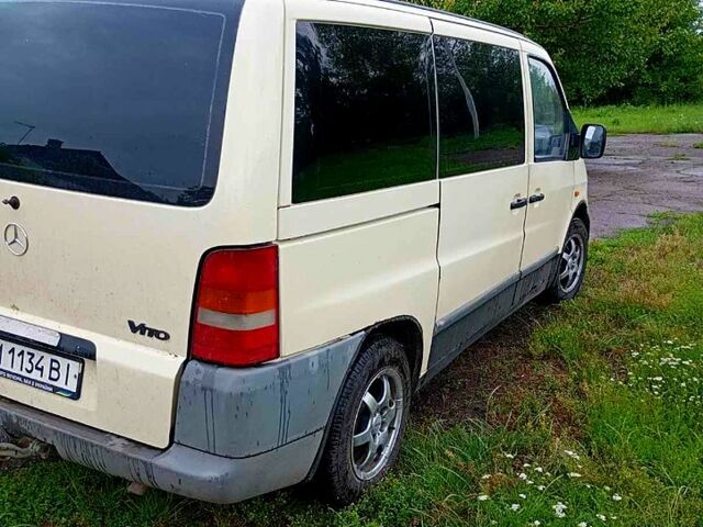 Бежевый Мерседес Вито, объемом двигателя 2.3 л и пробегом 200 тыс. км за 2000 $, фото 3 на Automoto.ua