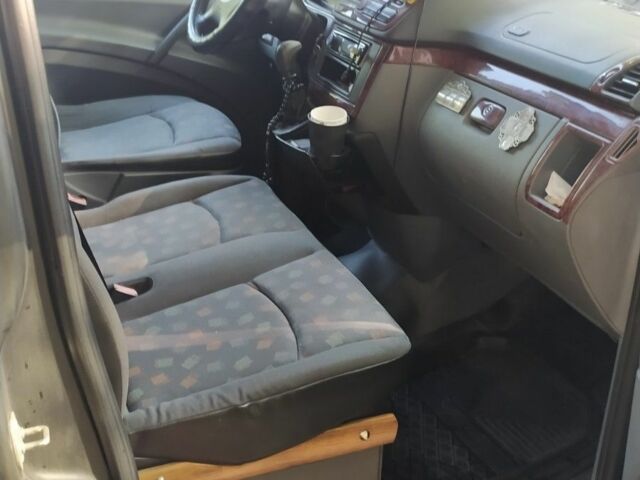 Черный Мерседес Вито, объемом двигателя 2.2 л и пробегом 390 тыс. км за 8000 $, фото 1 на Automoto.ua