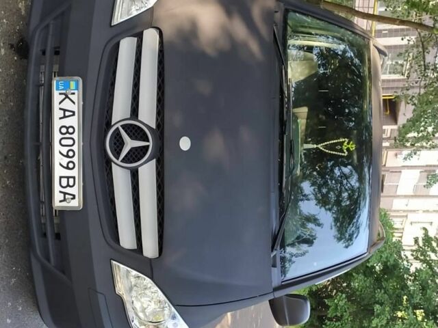 Черный Мерседес Вито, объемом двигателя 2.2 л и пробегом 390 тыс. км за 8000 $, фото 2 на Automoto.ua