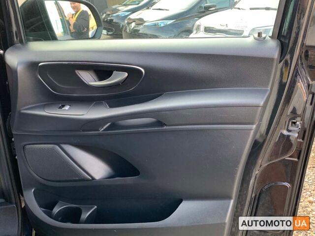 Черный Мерседес Вито, объемом двигателя 2 л и пробегом 57 тыс. км за 30700 $, фото 22 на Automoto.ua