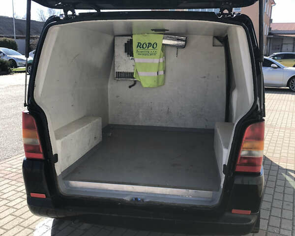 Черный Мерседес Вито, объемом двигателя 2.3 л и пробегом 298 тыс. км за 2800 $, фото 7 на Automoto.ua