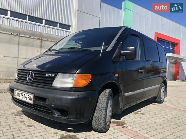 Черный Мерседес Вито, объемом двигателя 2.3 л и пробегом 298 тыс. км за 2800 $, фото 2 на Automoto.ua