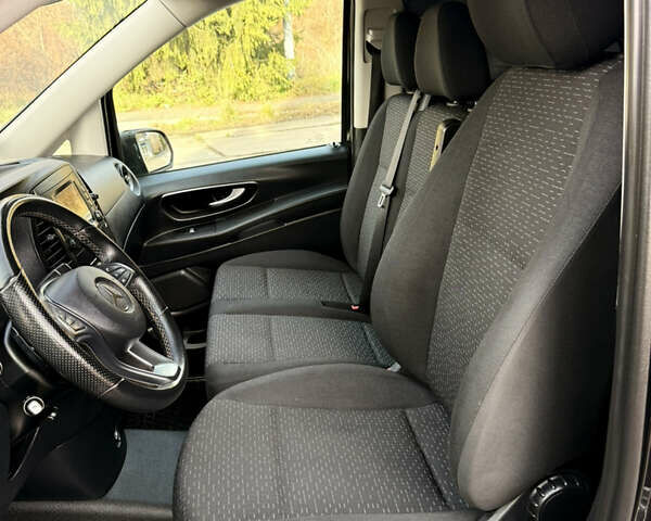 Черный Мерседес Вито, объемом двигателя 2 л и пробегом 217 тыс. км за 28000 $, фото 13 на Automoto.ua