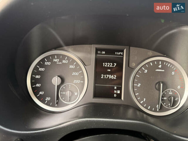 Черный Мерседес Вито, объемом двигателя 2 л и пробегом 217 тыс. км за 28000 $, фото 22 на Automoto.ua